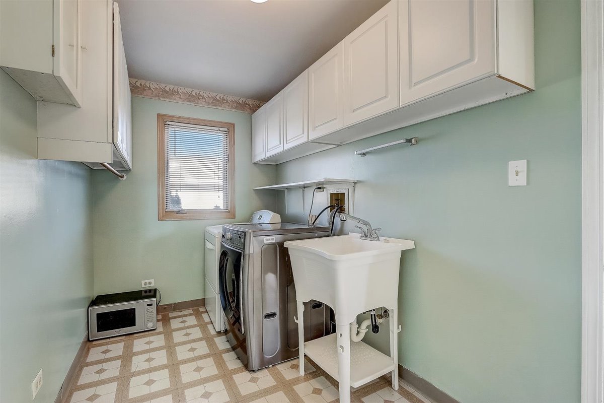 655 Western Lane Addison, IL 60101 - Photo 30 of 33