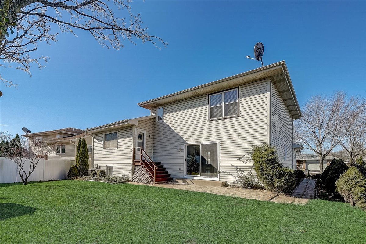 655 Western Lane Addison, IL 60101 - Photo 31 of 33