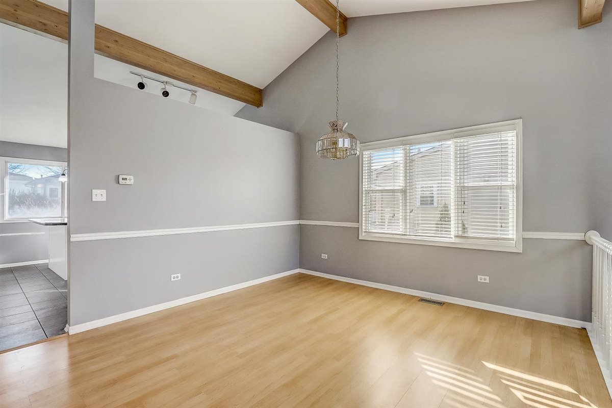 655 Western Lane Addison, IL 60101 - Photo 6 of 33