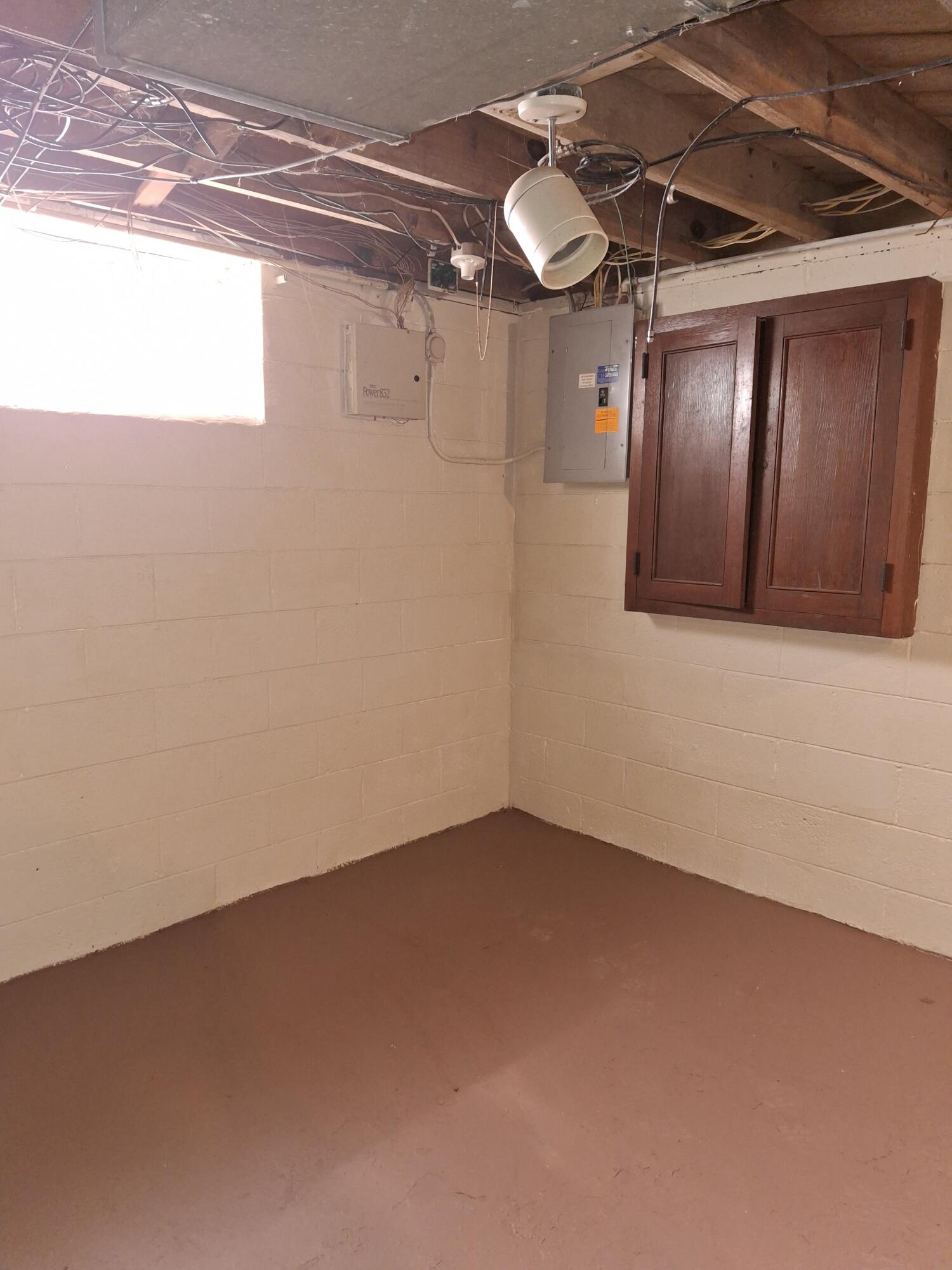 8845 University Place Detroit, MI 48224 - Photo 13 of 15 20260112_143823