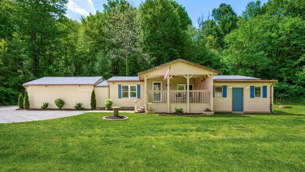 $299,900 | 15148 Brushy Fork Road Southeast, Heath, OH 43056