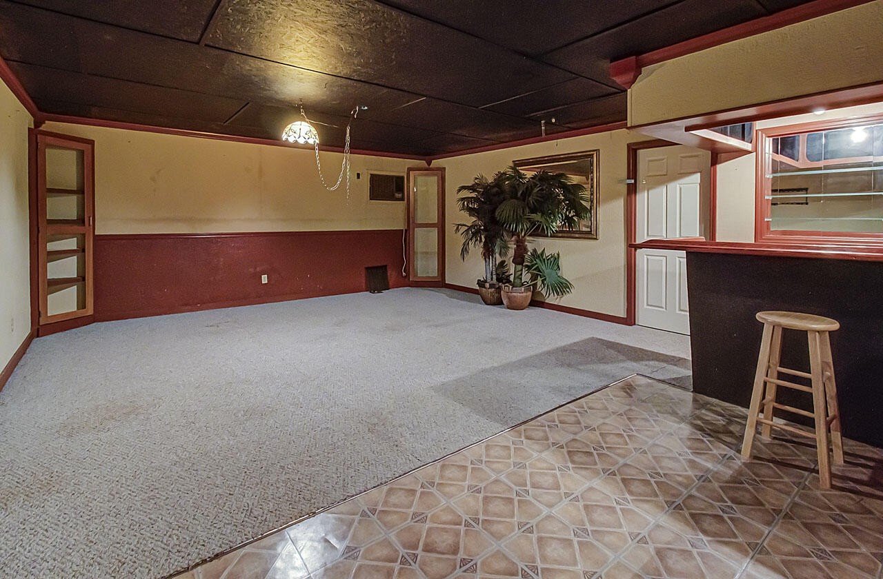 184 Davidson Hollow Road Heiskell, TN 37754 - Photo 33 of 40 a view of a room with wooden furniture