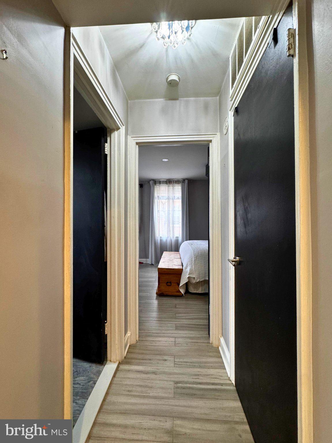 24 South Old Glebe Road, Unit 101 Arlington, VA 22204 - Photo 11 of 19 Inviting hallway with natural light.