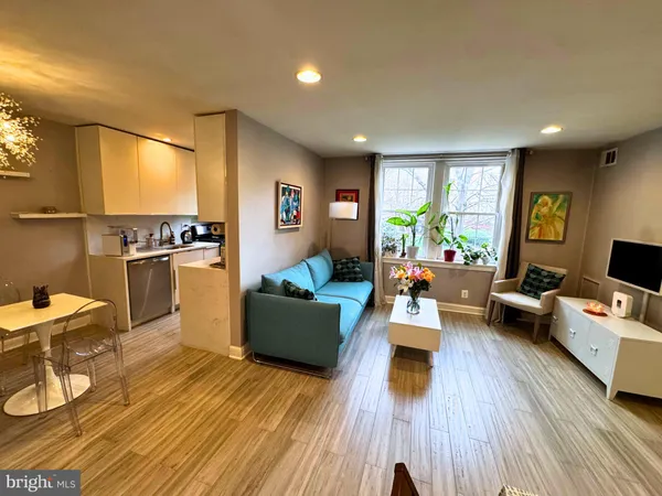 $2,000 | 24 South Old Glebe Road, Unit 101, Arlington, VA 22204