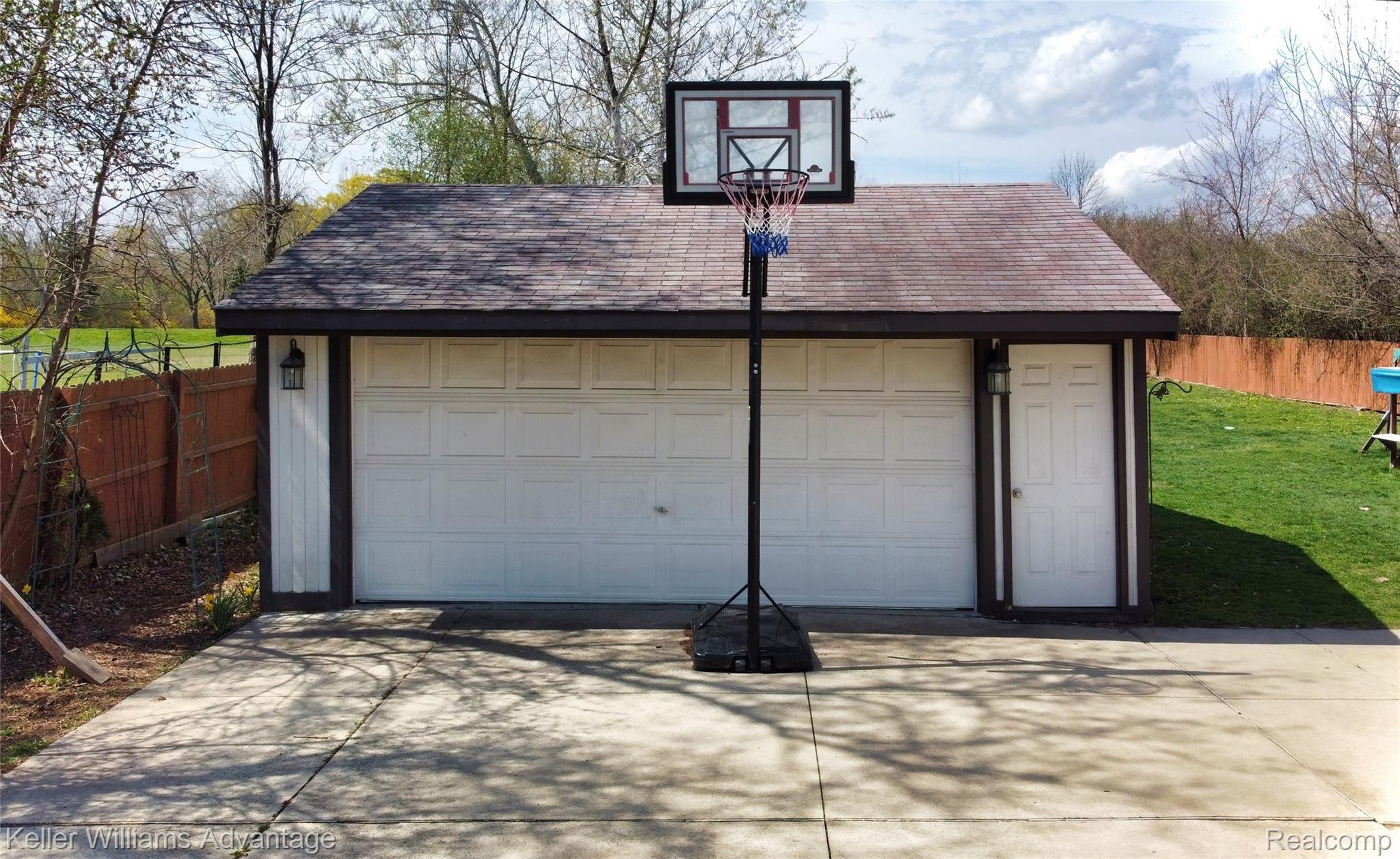 1309 Minnesota Road Troy, MI 48083 - Photo 11 of 37 DAVID _ TROY-47.jpg