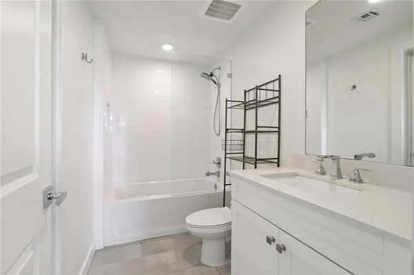 $260,000 | 2100 St Thomas Street, Unit 205, New Orleans, LA 70130