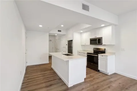 $260,000 | 2100 St Thomas Street, Unit 205, New Orleans, LA 70130