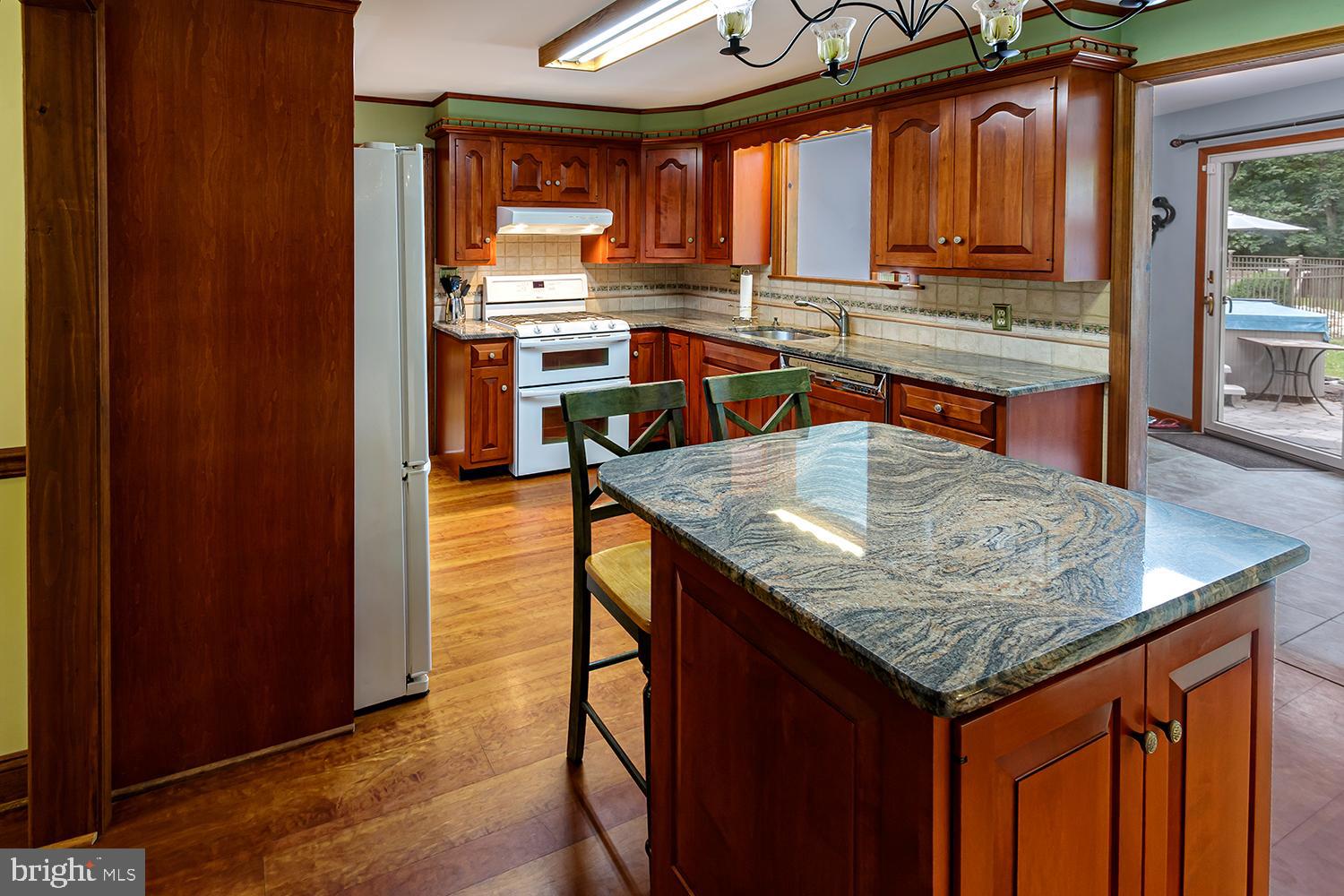 13 Oniontown Road Medford, NJ 08055 - Photo 12 of 37 Island work area and breakfast bar