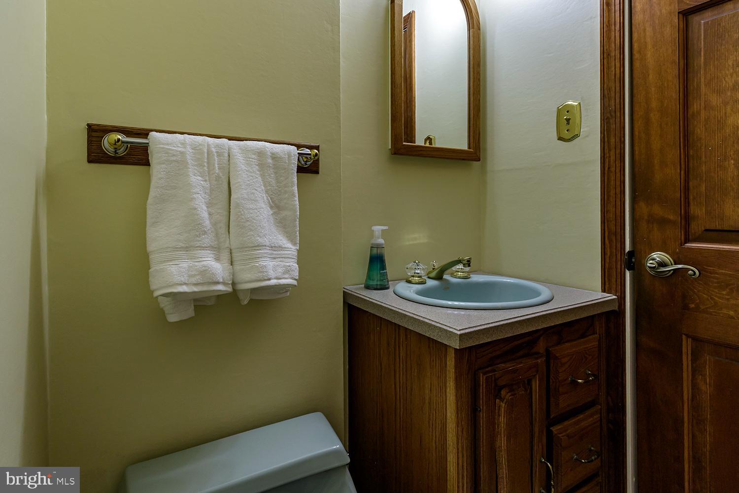 13 Oniontown Road Medford, NJ 08055 - Photo 16 of 37 Main floor powder room