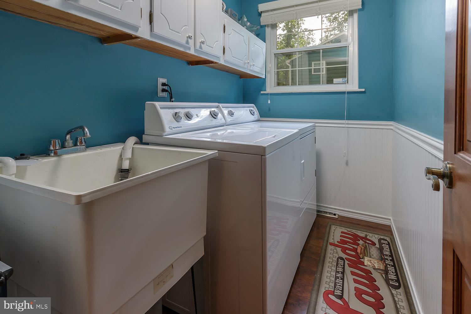 13 Oniontown Road Medford, NJ 08055 - Photo 17 of 37 Main floor laundry with washer, dryer, sink