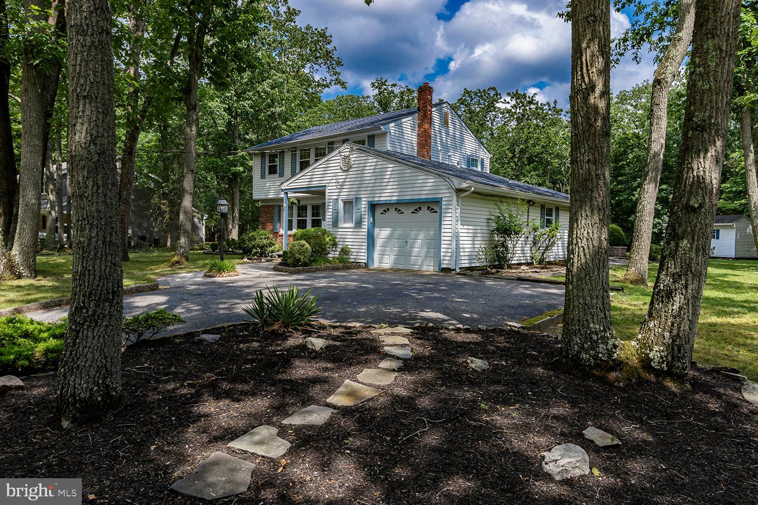 13 Oniontown Road Medford, NJ 08055 - Photo 3 of 37 Front and side views of home