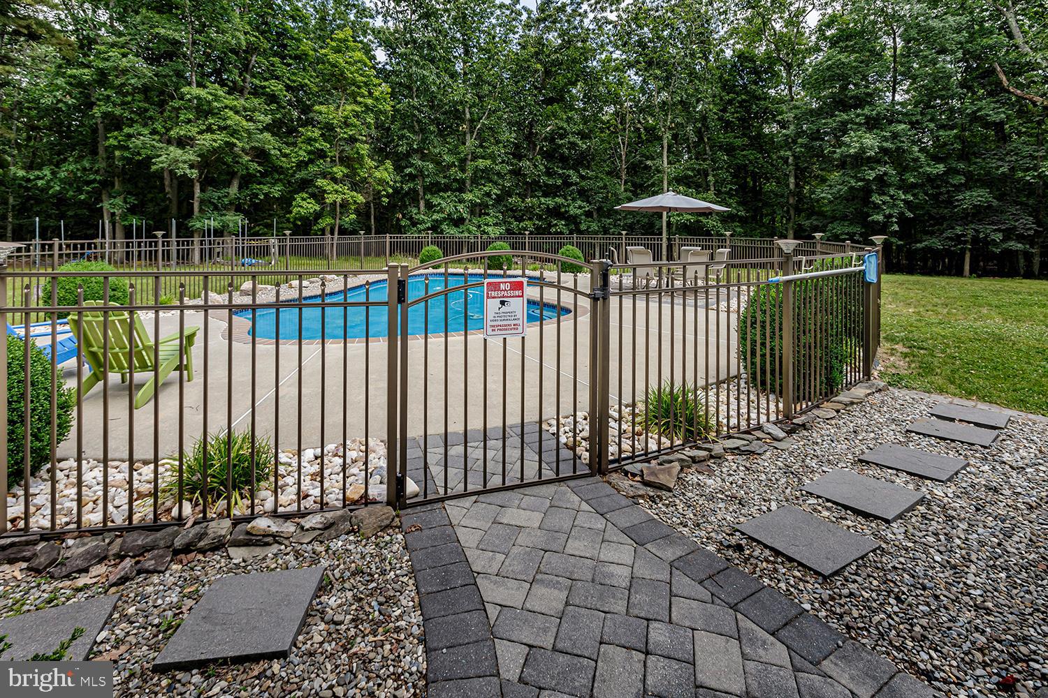 13 Oniontown Road Medford, NJ 08055 - Photo 32 of 37 Fenced backyard pool