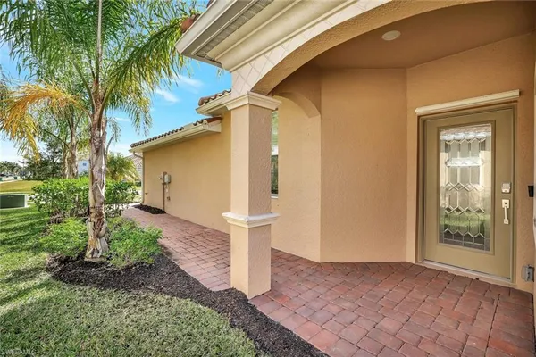 $2,600 | 2567 Vine Avenue, Naples, FL 34120