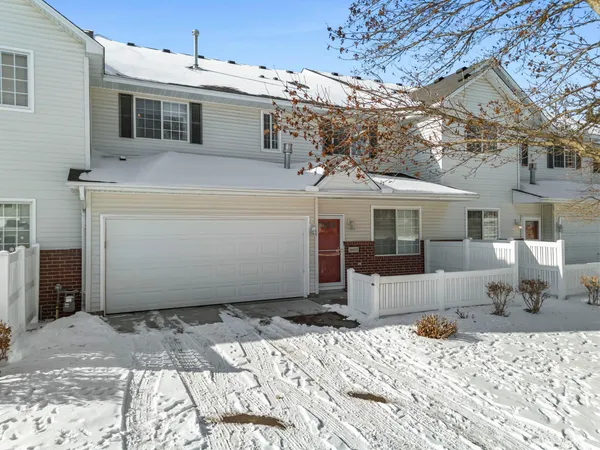 $280,000 | 3001 Juniper Lane, Unit H, Woodbury, MN 55125