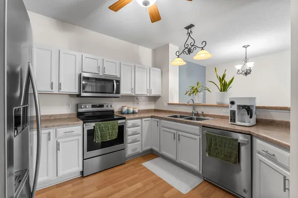 $280,000 | 3001 Juniper Lane, Unit H, Woodbury, MN 55125