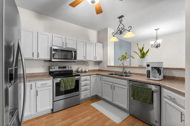 $290,000 | 3001 Juniper Lane, Unit H, Woodbury, MN 55125