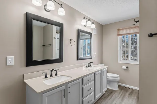 $280,000 | 3001 Juniper Lane, Unit H, Woodbury, MN 55125