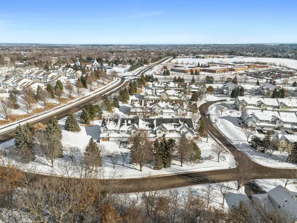$280,000 | 3001 Juniper Lane, Unit H, Woodbury, MN 55125