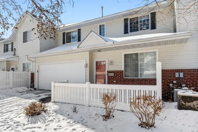 $290,000 | 3001 Juniper Lane, Unit H, Woodbury, MN 55125