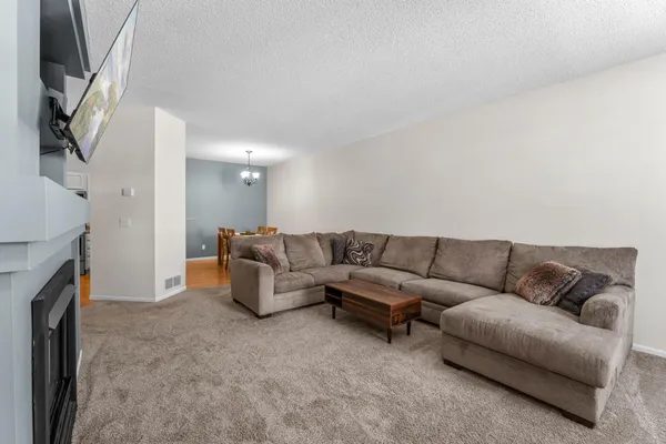 $280,000 | 3001 Juniper Lane, Unit H, Woodbury, MN 55125