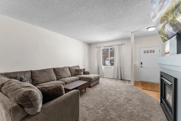 $280,000 | 3001 Juniper Lane, Unit H, Woodbury, MN 55125