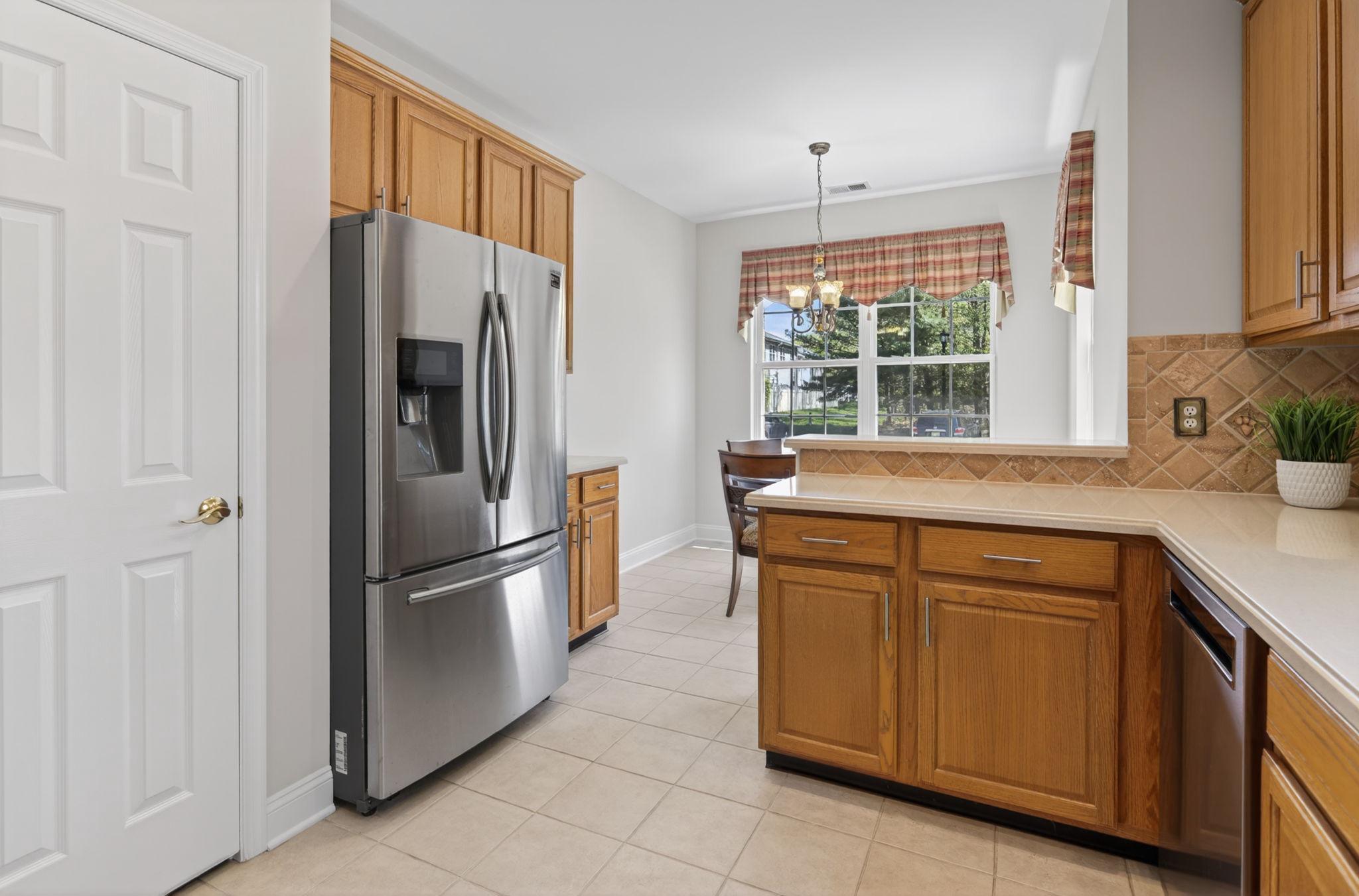 1 Warwick Road Princeton Junction, NJ 08550 - Photo 13 of 45 Replaced SS appliances