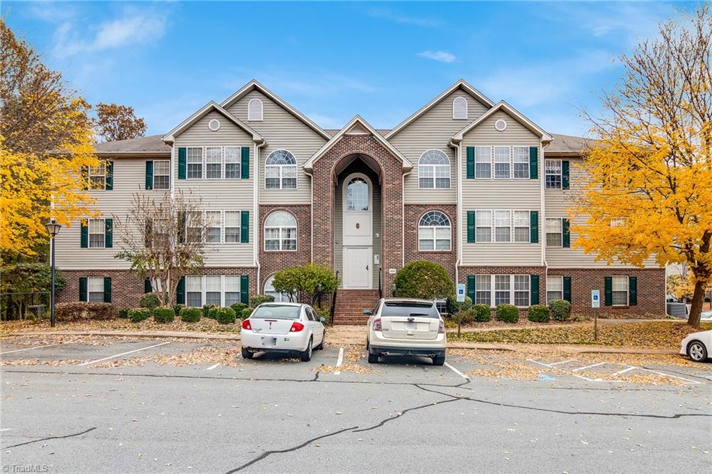 433 Timberline Ridge Court Winston-Salem, NC 27106 - Photo 1 of 20 Gallery Image 1