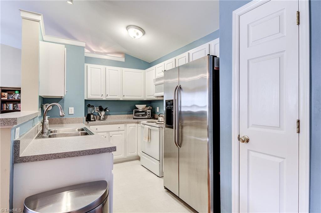 433 Timberline Ridge Court Winston-Salem, NC 27106 - Photo 9 of 20 Gallery Image 9
