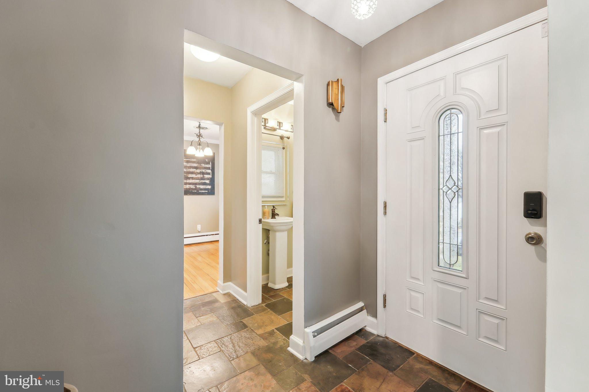 503 Epsom Road Towson, MD 21286 - Photo 4 of 30