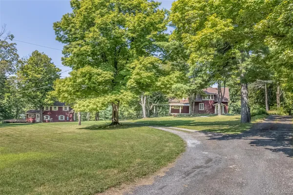 $795,000 | 421-423 Hillside Drive, Cragsmoor, NY 12566