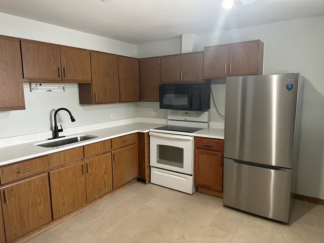 $1,650 | 440 East Jefferson Street, Unit 3, Hampshire, IL 60140