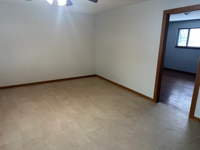 $1,650 | 440 East Jefferson Street, Unit 3, Hampshire, IL 60140