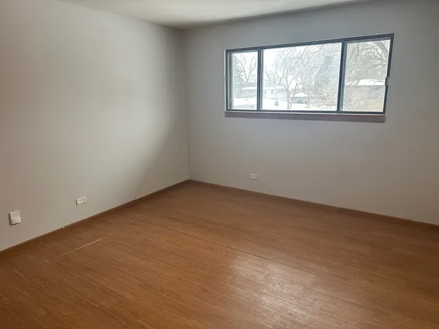 $1,650 | 440 East Jefferson Street, Unit 3, Hampshire, IL 60140