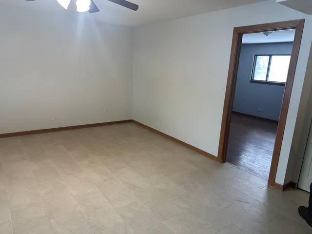 $1,650 | 440 East Jefferson Street, Unit 3, Hampshire, IL 60140