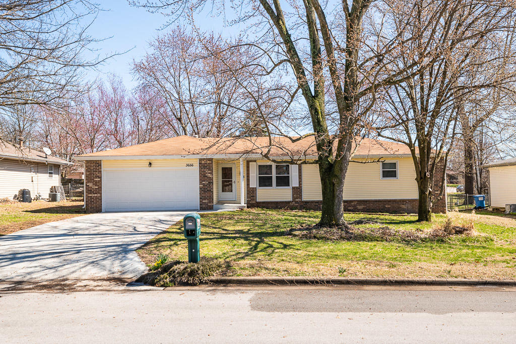 3656 North Temple Avenue Springfield, MO 65803 - Photo 1 of 1 -Temple 208