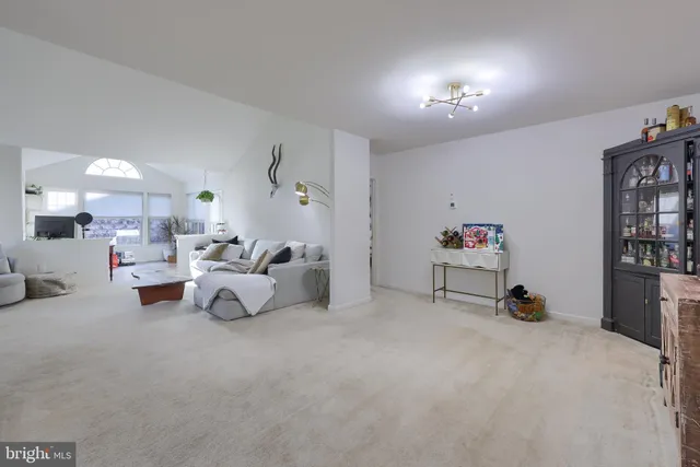 $325,000 | 2 Pitt Court, Lancaster, PA 17602