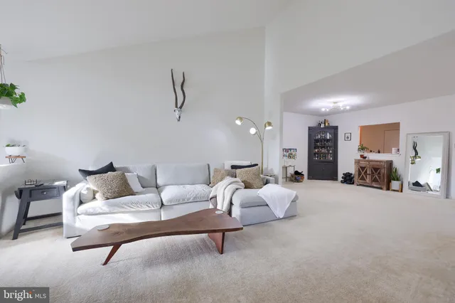 $325,000 | 2 Pitt Court, Lancaster, PA 17602