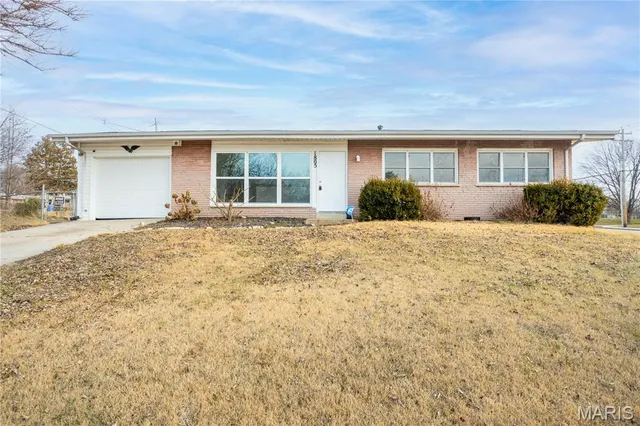 $210,000 | 1805 Flicker Drive, Florissant, MO 63031