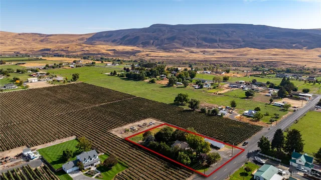 $399,999 | 10901 North Pioneer Road, Prosser, WA 99350
