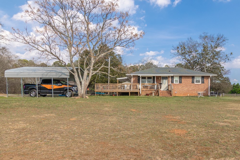 708 Sexton Gin Road Iva, SC 29655 - Photo 2 of 20 This charming residence offers comfortable living with a spacious exterior and convenient parking.