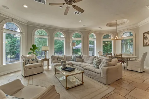 $1,595,000 | 319 South Silvershire Circle, The Woodlands, TX 77381