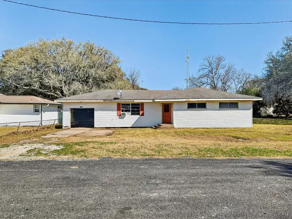 $49,000 | 2029 9th Street, High Island, TX 77623