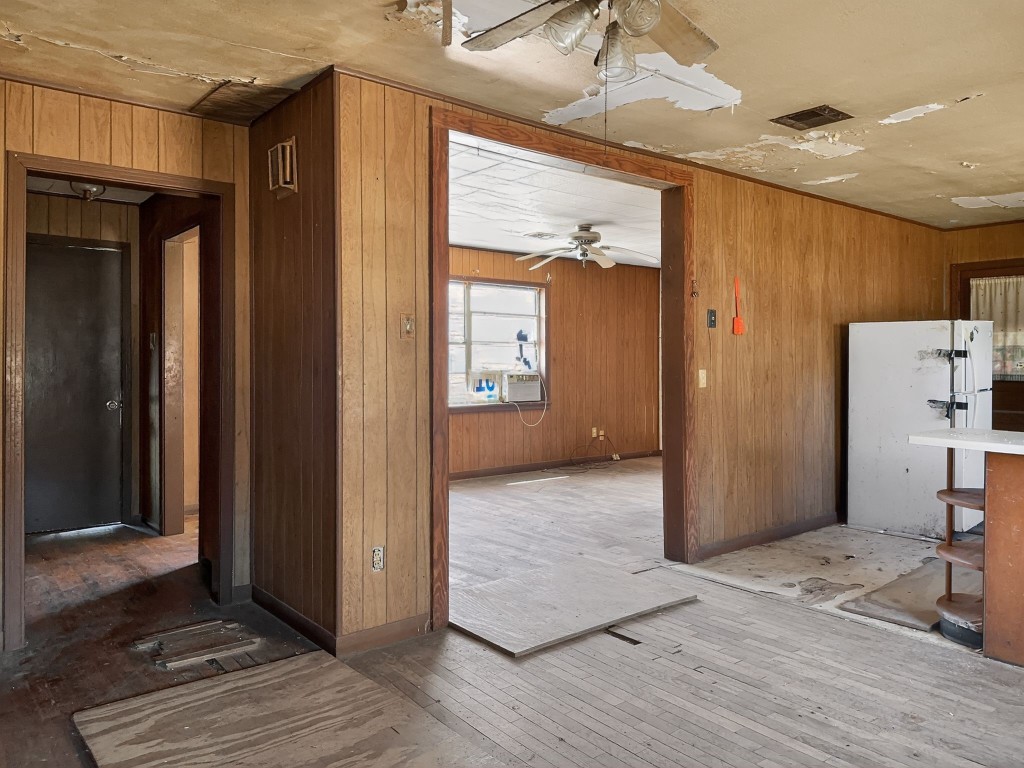 2029 9th Street High Island, TX 77623 - Photo 3 of 30