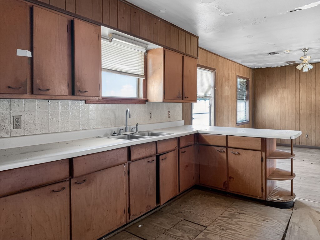 2029 9th Street High Island, TX 77623 - Photo 6 of 30