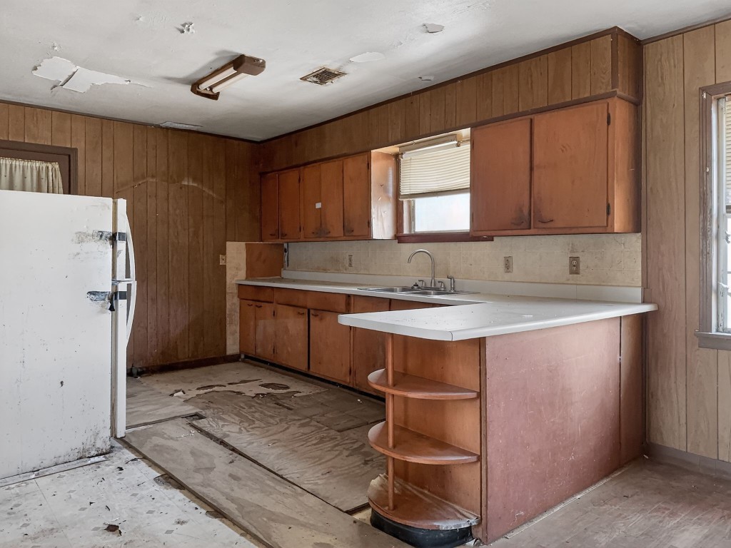 2029 9th Street High Island, TX 77623 - Photo 7 of 30