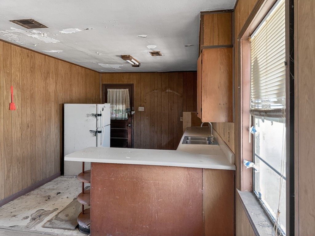 2029 9th Street High Island, TX 77623 - Photo 10 of 30