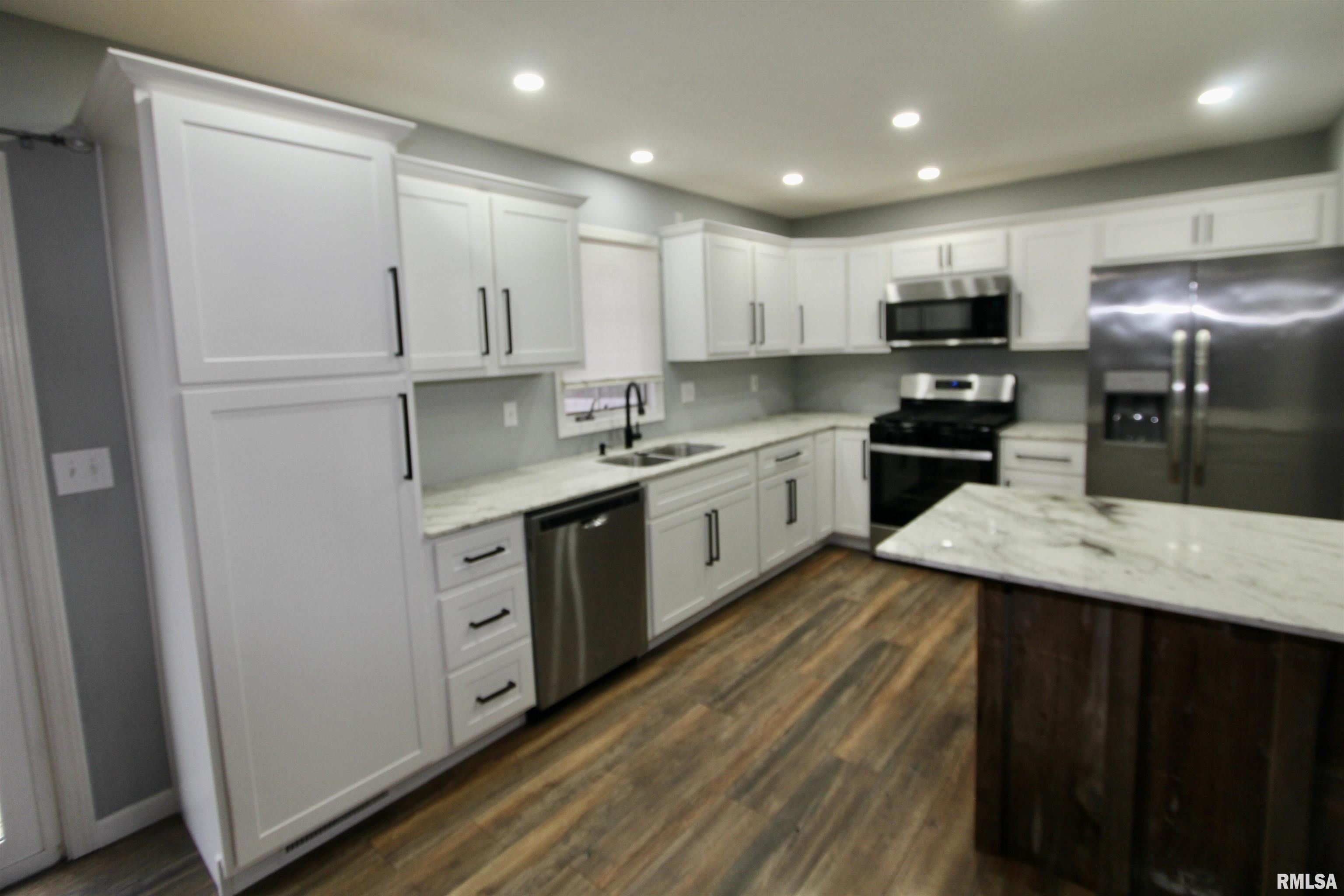 103 Esser Street Washington, IL 61571 - Photo 12 of 78