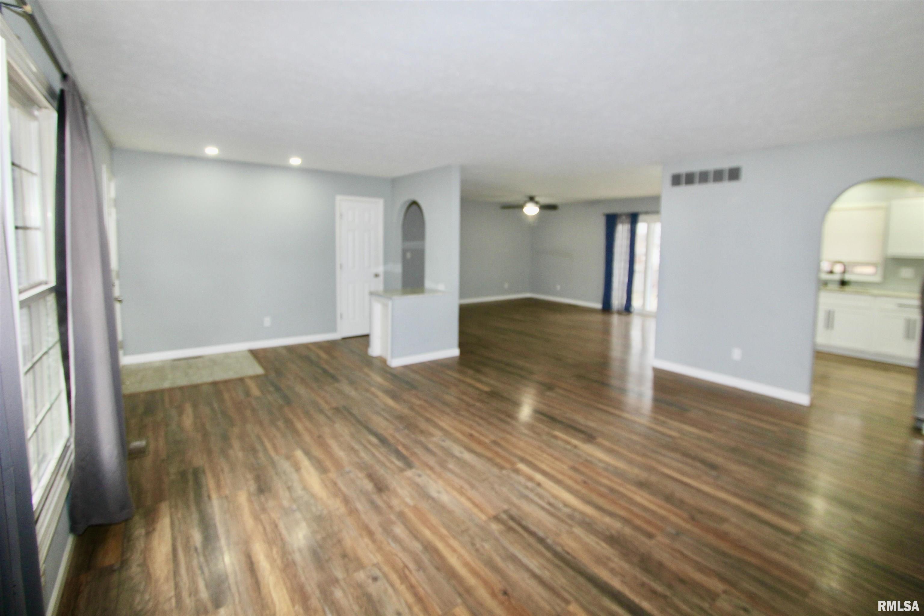 103 Esser Street Washington, IL 61571 - Photo 6 of 78