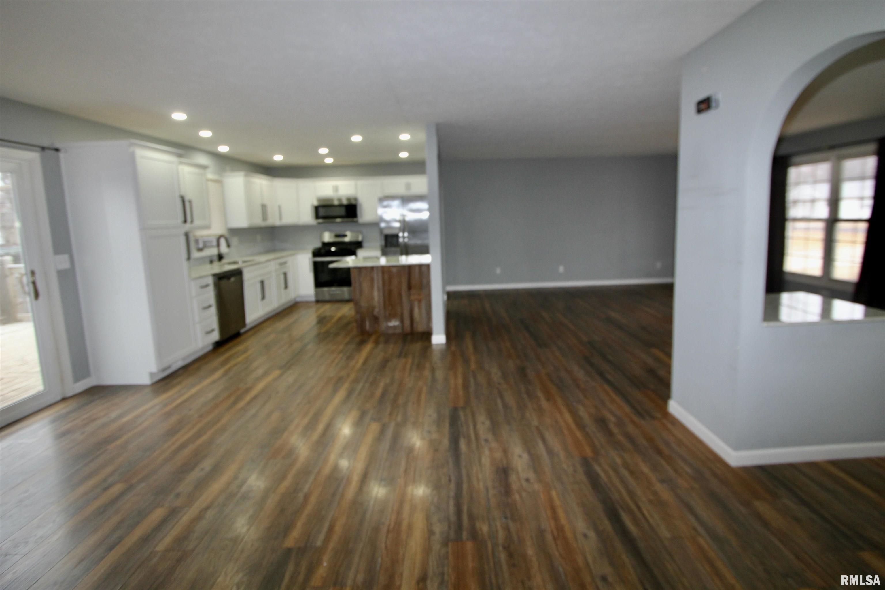 103 Esser Street Washington, IL 61571 - Photo 8 of 78