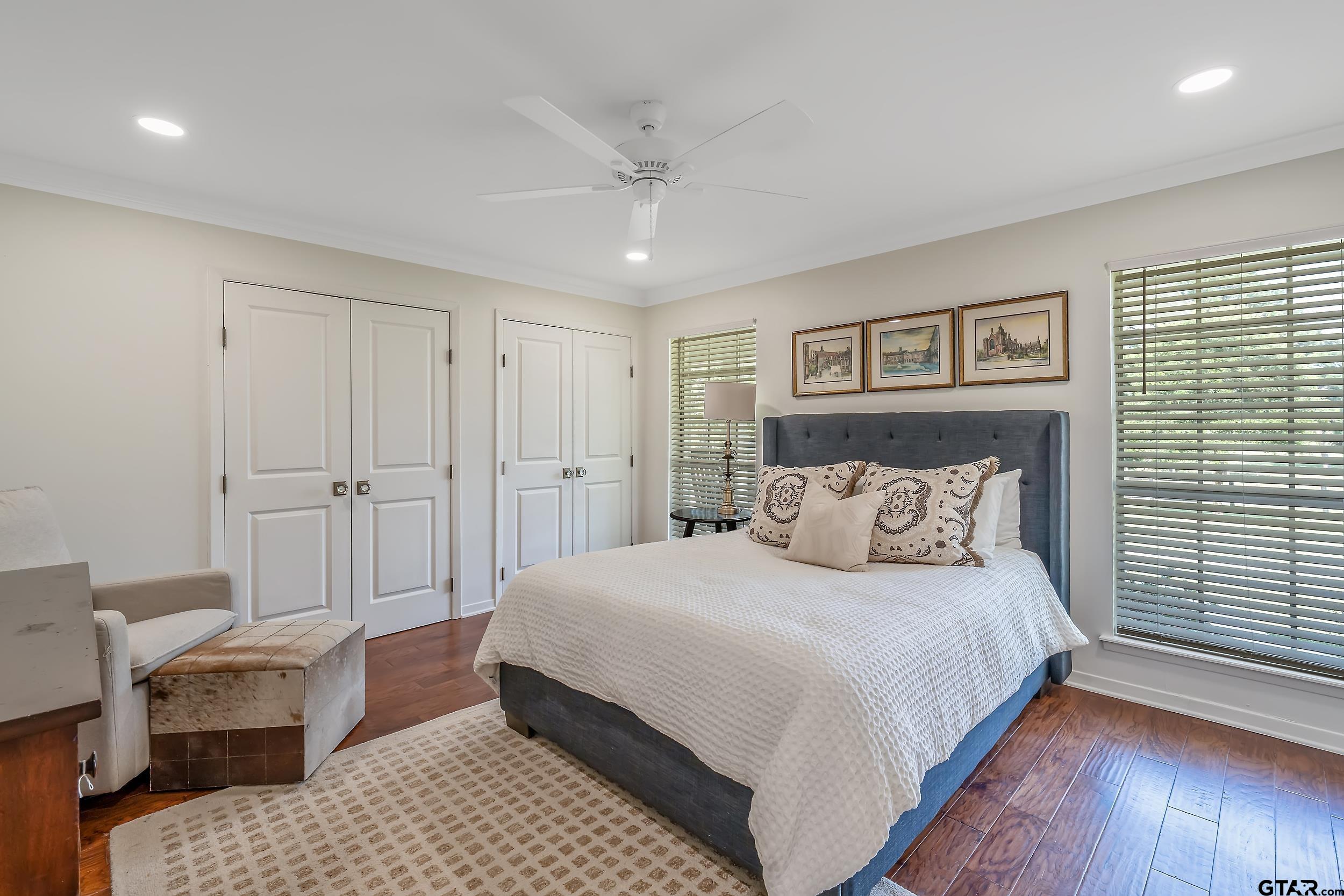 16708 Beddingfield Road Flint, TX 75762 - Photo 31 of 40 a bedroom with a bed and a couch